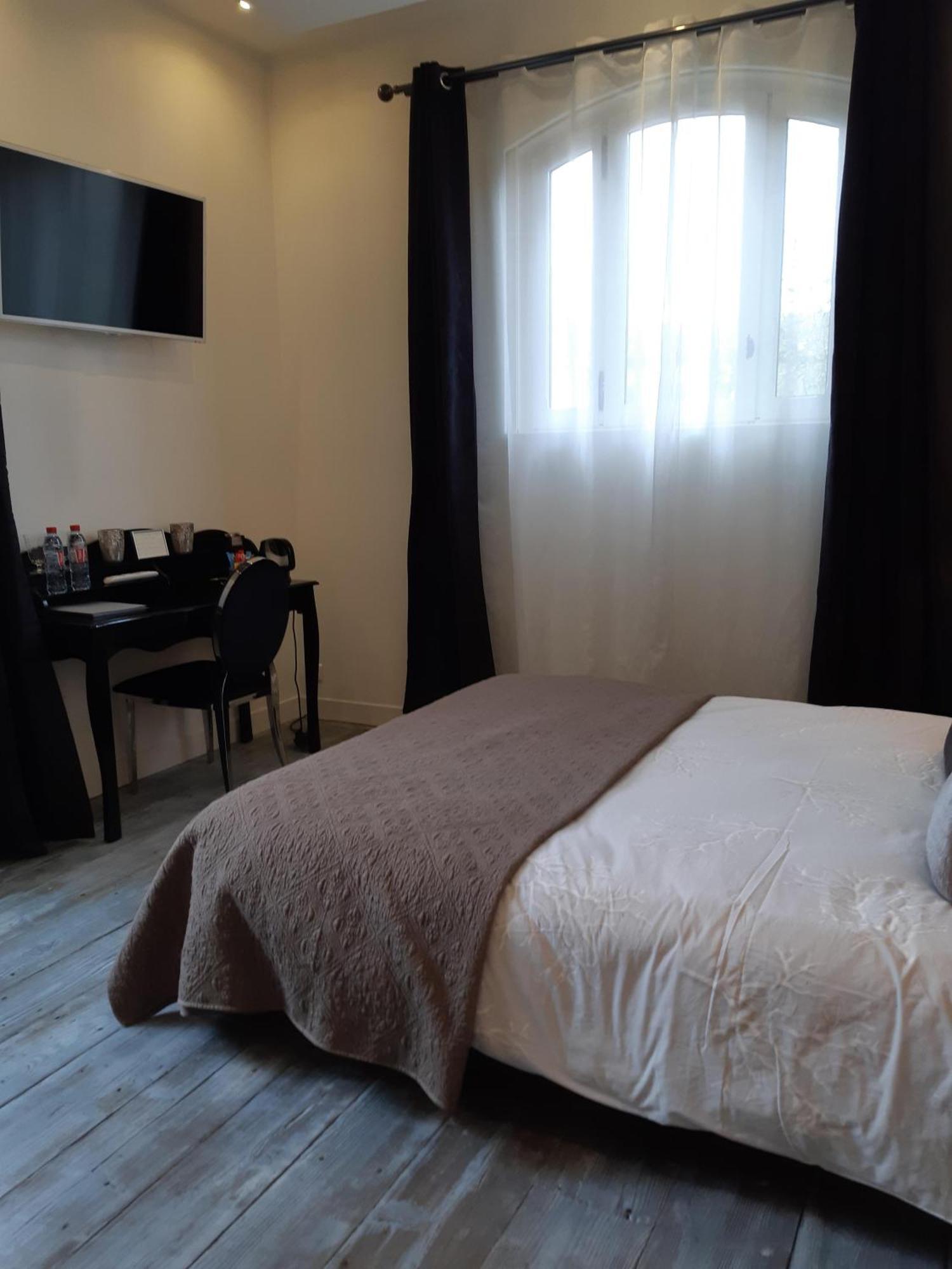 ลา แมซง ด็อง เลอ ปาร์ก Bed & Breakfast แซ็ง-ดิซีเย ภายนอก รูปภาพ